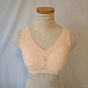 Air Sports Bras Women's M 2 Pack 2 Nude Pullover Padded New in Pkg